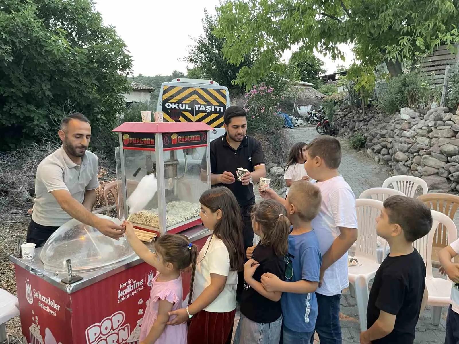 Şalvarlar giyildi, meydanlar şenlendi: Kale Mahallesi’nde geleneksel buluşma