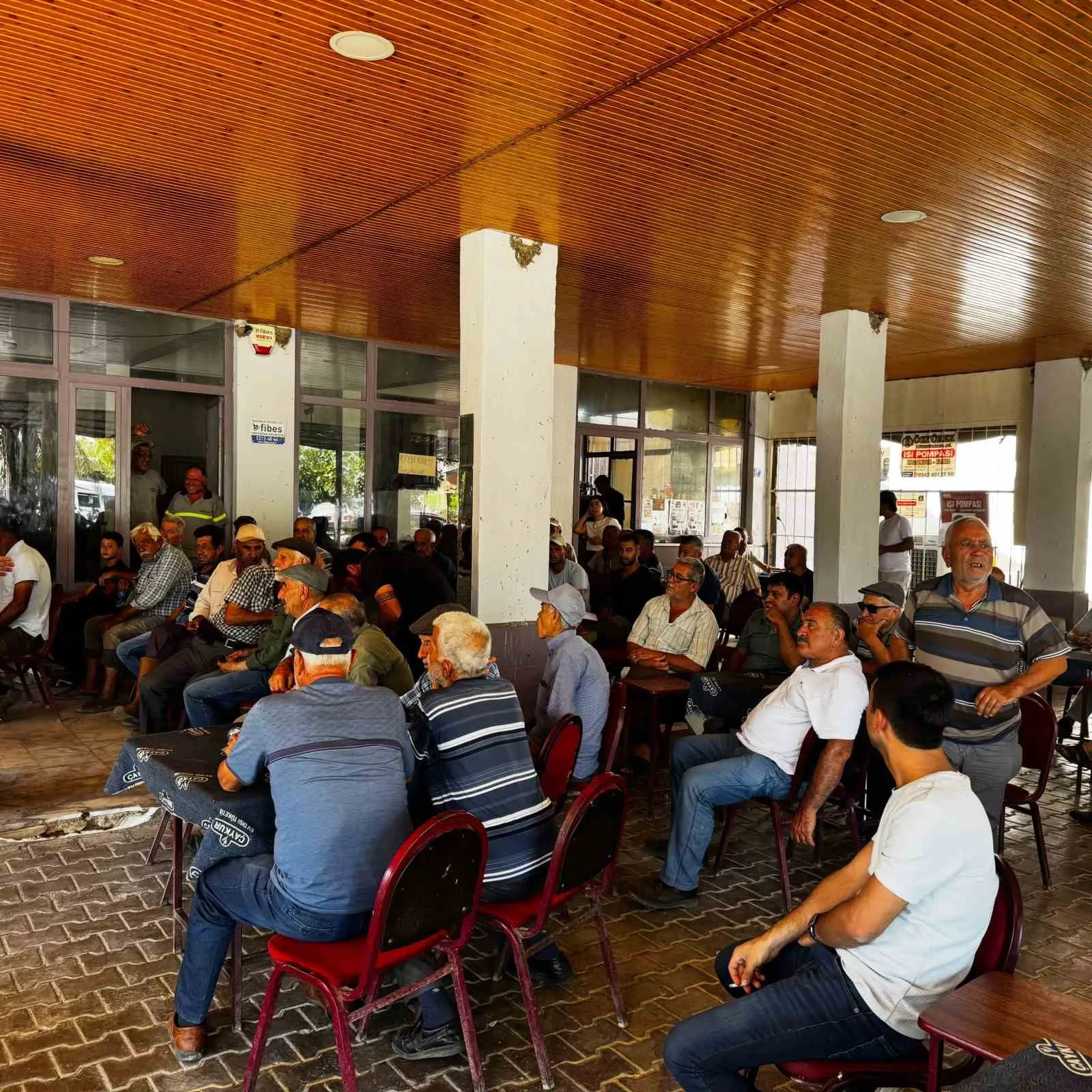 Efeler’de tarımsal üretimde yeni dönem: Bilinçli ilaçlama için reçete zorunluluğu