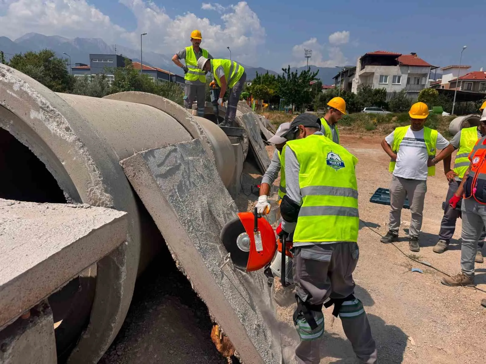 Merkezefendi'de afet bilinci sahaya indi: MAKUT zorlu sınav için gün sayıyor