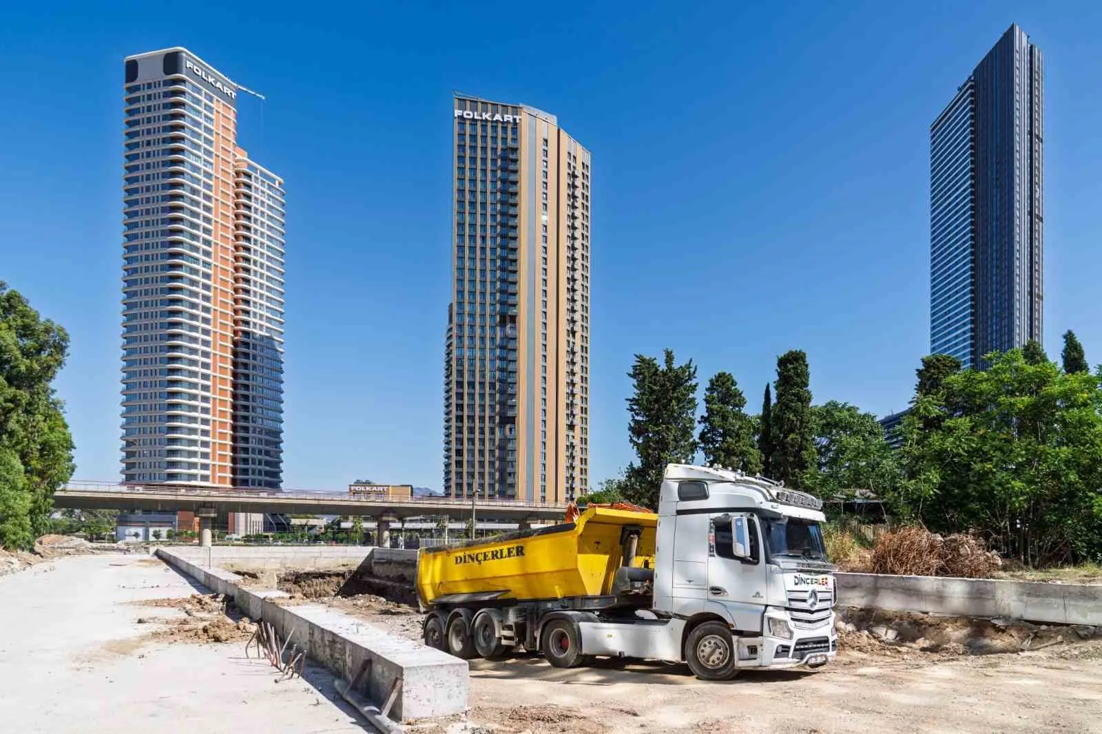 İzmir'in ulaşımında dev adım: Mürselpaşa'da kazma vuruldu
