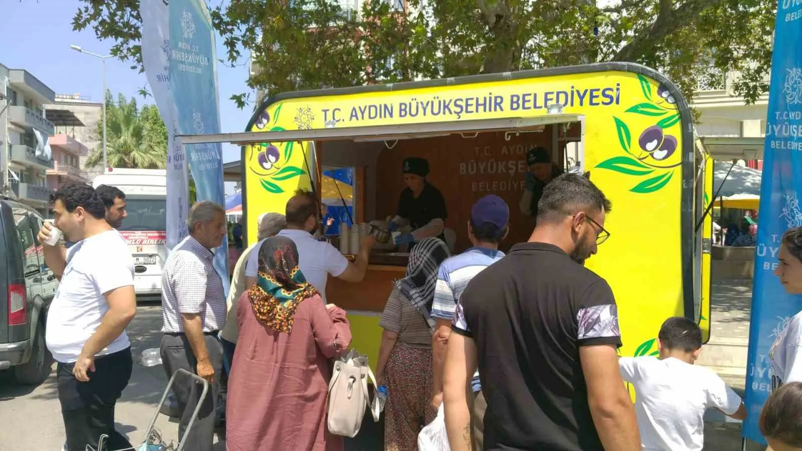 Kavurucu sıcaklarda Aydın pazarında buz gibi sürpriz