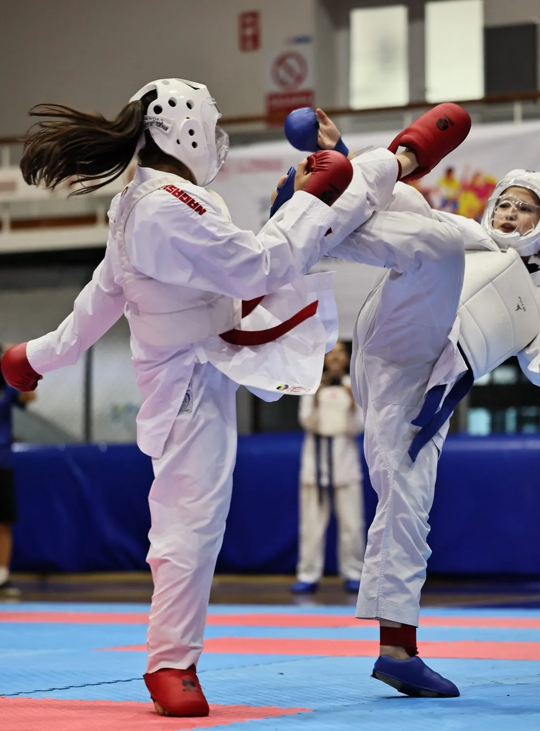 Manisa’da karate rüzgarı: Geleceğin yıldızları tatamide ter döküyor