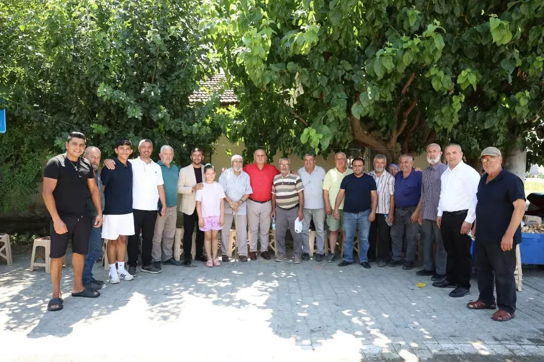 İncirliova'da aşure sofrasında birlik mesajı: Başkan Kaya mahalleliyle bir araya geldi