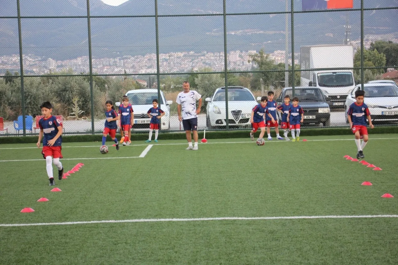 Denizli’de altyapı hamlesi: Altınyıldız rotayı profesyonel liglere çevirdi