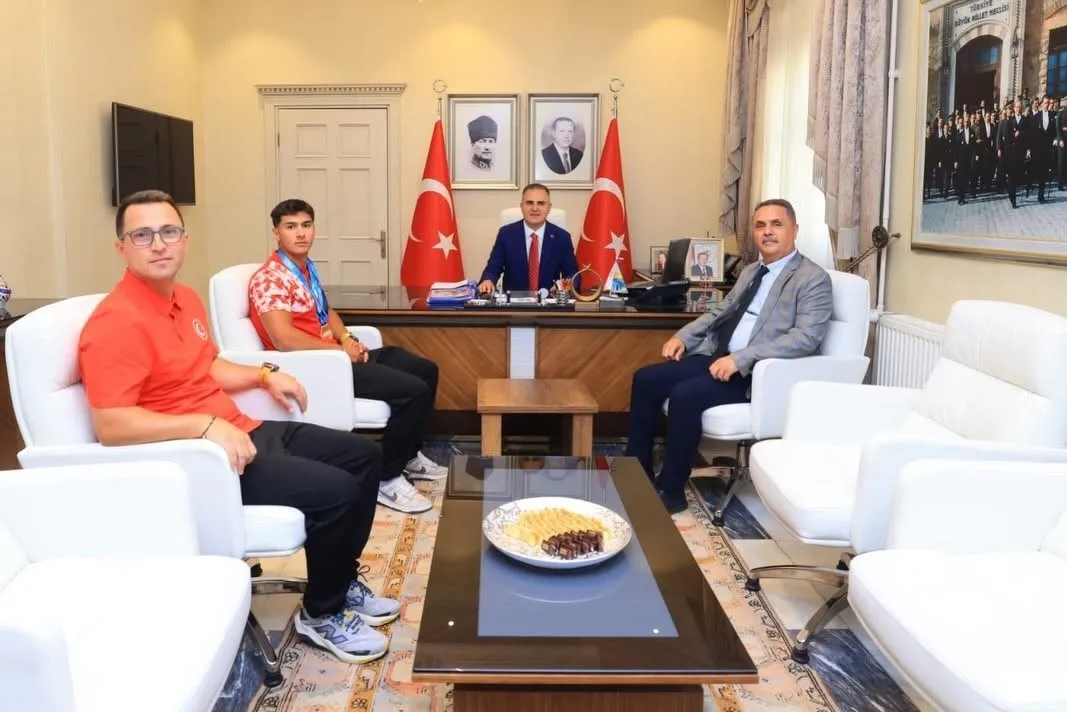 Muğla'nın gururu zirveye çıktı: Dünya şampiyonuna valilikten altınlı tebrik