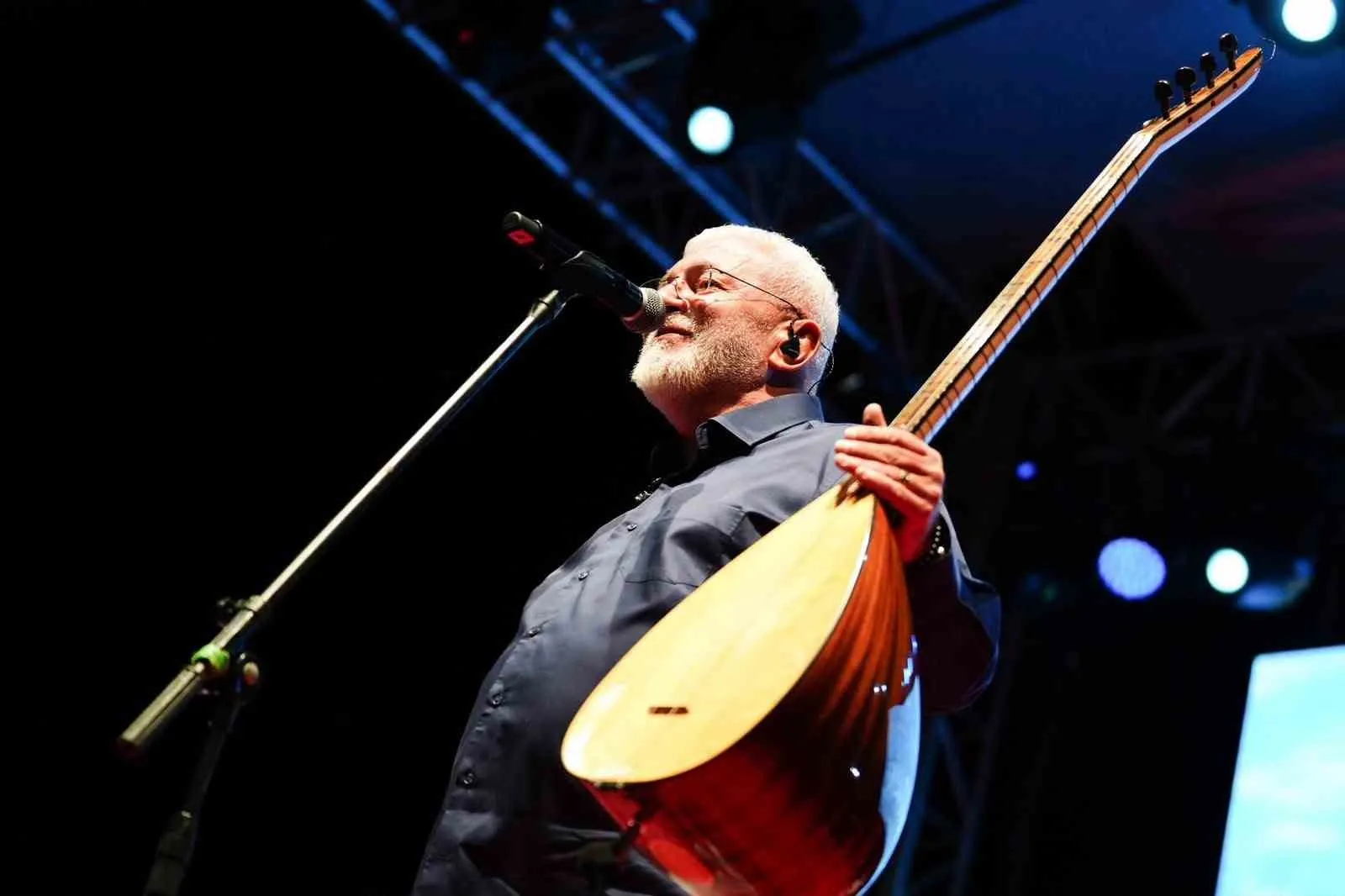 Adala’da kültür şöleni: 27. Hermos Festivali binleri bir araya getirdi