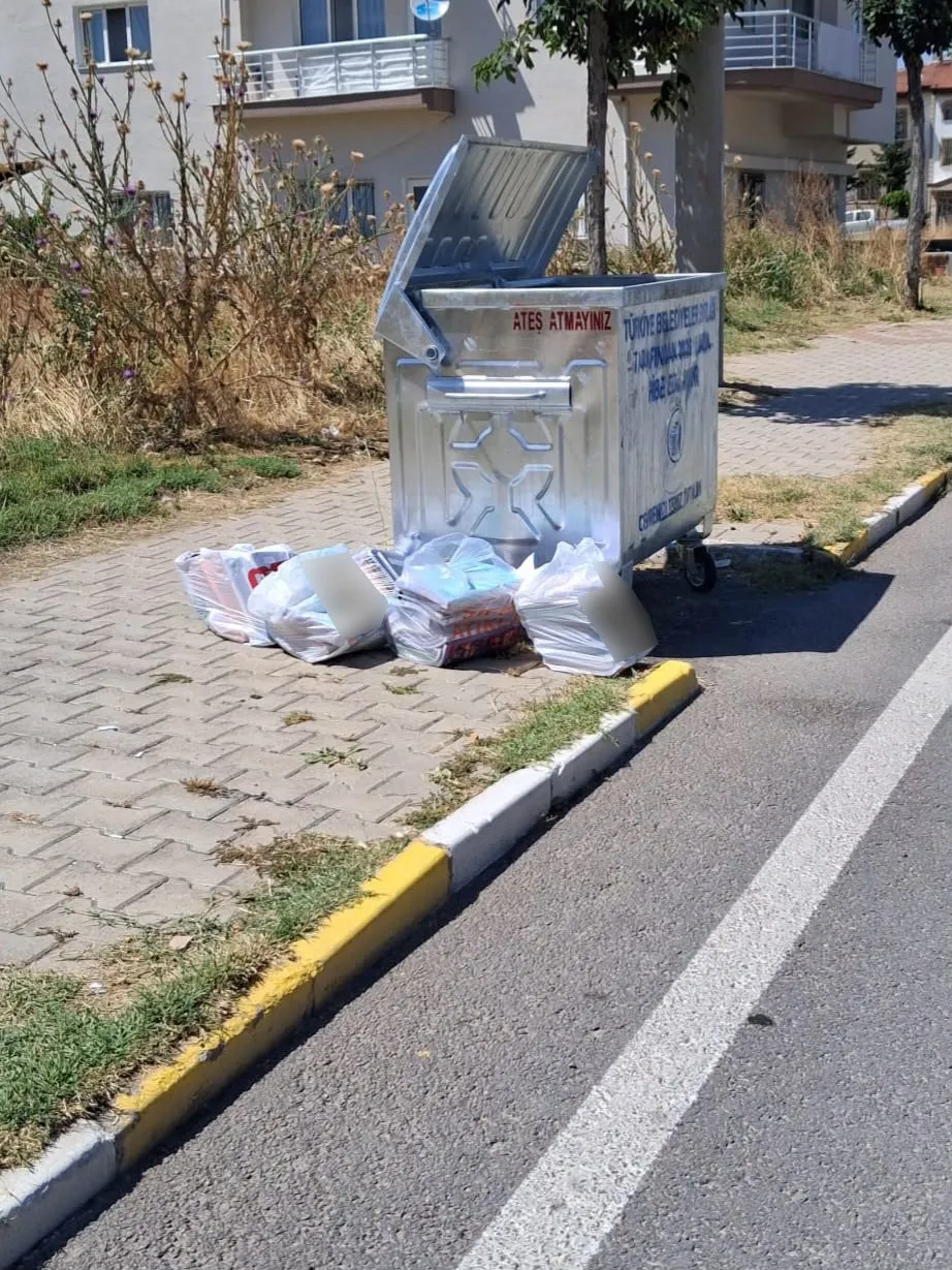 Bolvadin’de duyarsızlık had safhada: Hem çevre kirleniyor hem nimet çöpe gidiyor