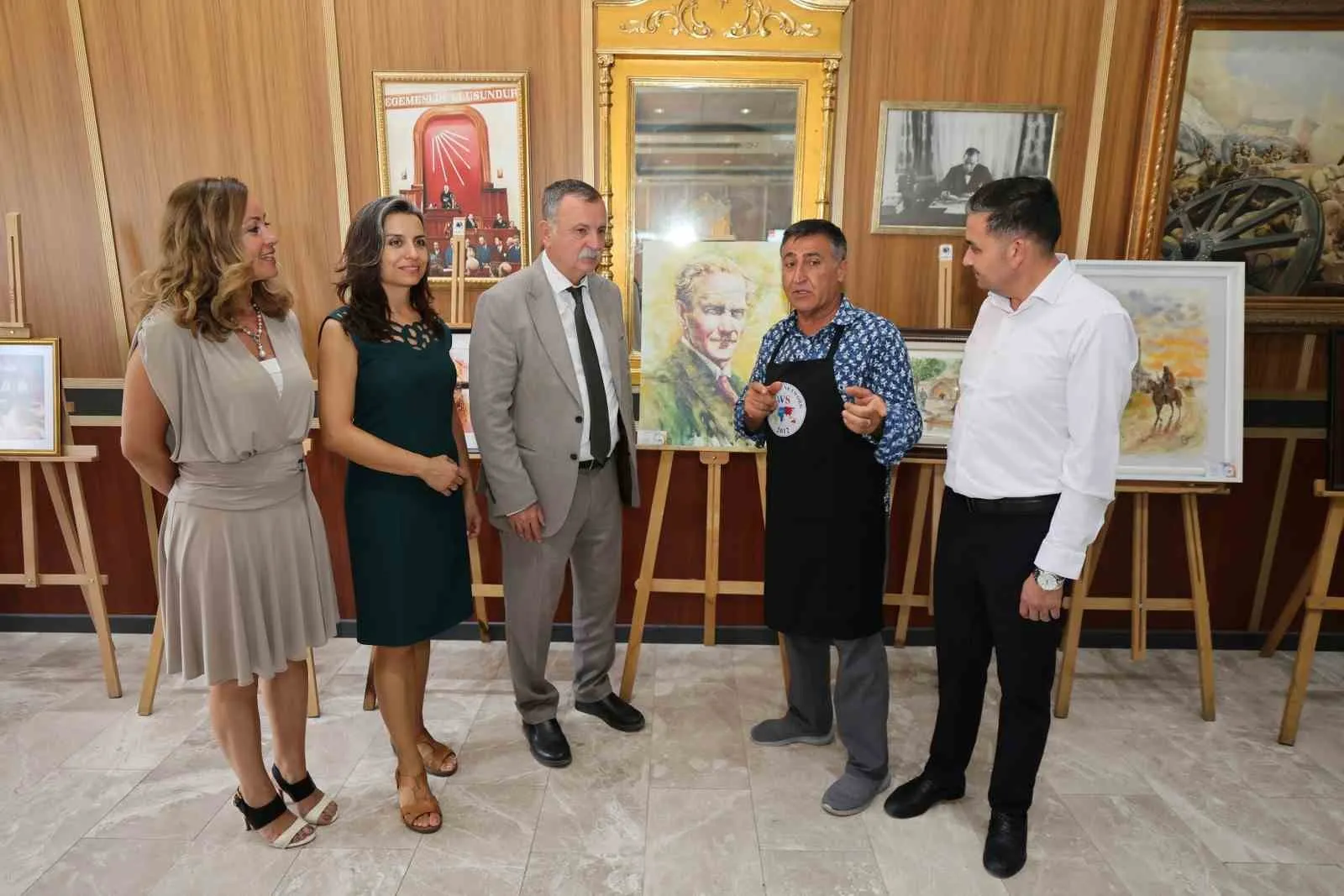 Yunusemre'de sanat şöleni: Fırçalar suyun rehberliğinde tuvale döküldü