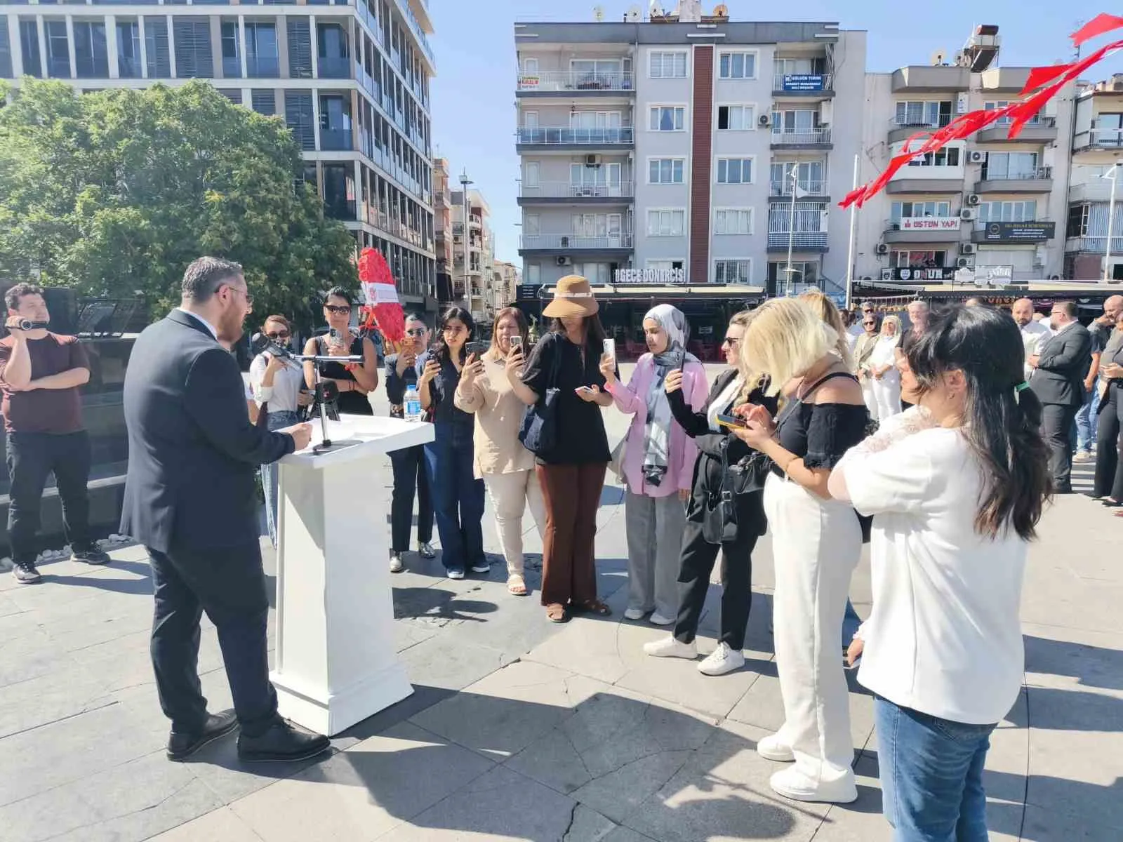 Aydın medyasında cam tavan kırıldı: Sahaların yeni hakimi kadınlar oldu