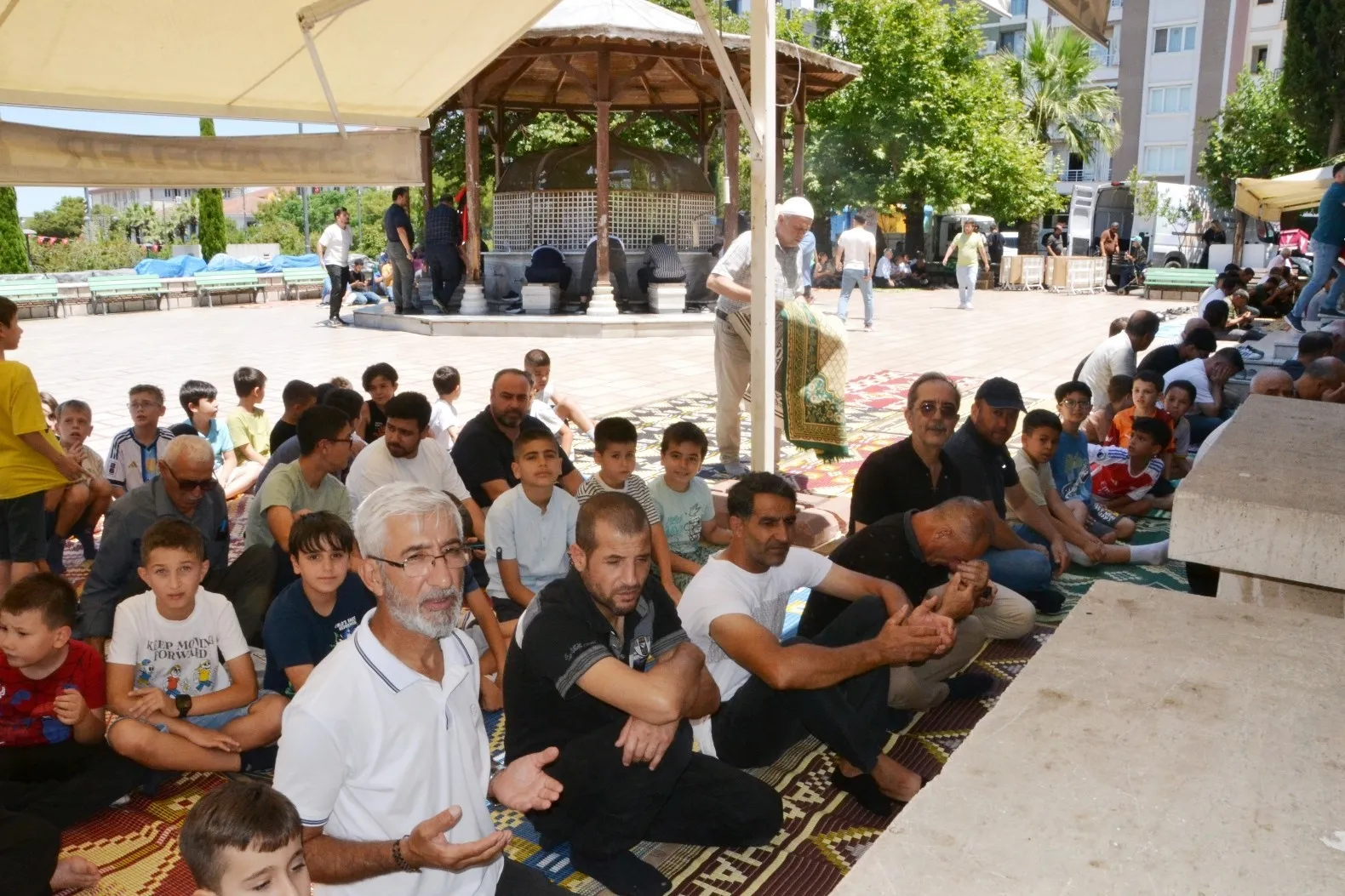 Manisa'da 15 Temmuz'un 10. yılı: Şehitler için Hatuniye'de mevlit okutuldu