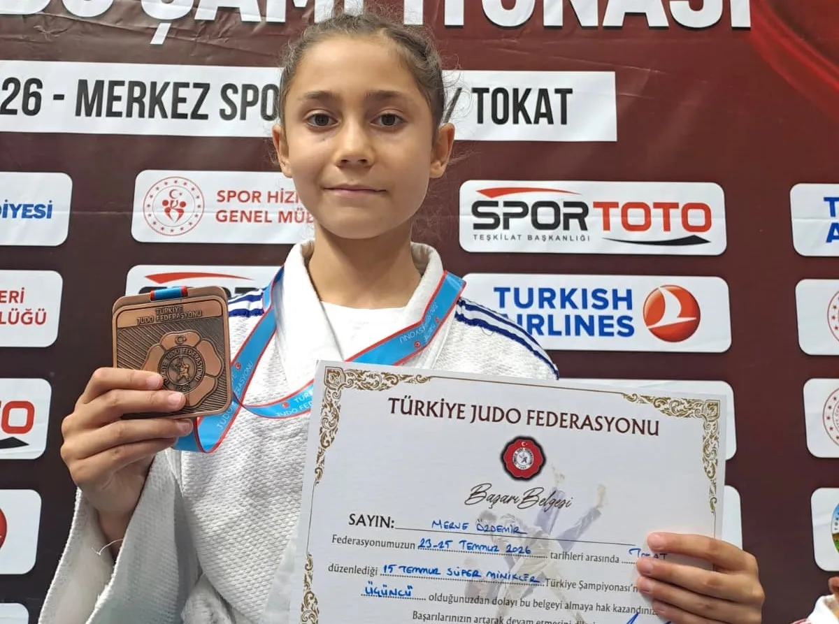 Tatamide devleşen minikler: Balkan yolcusu oldular