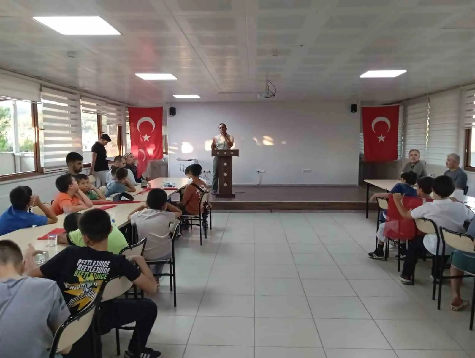 Menteşe’de gençlerden anlamlı yürüyüş: Hem şehitleri andılar hem Gazze’ye destek oldular