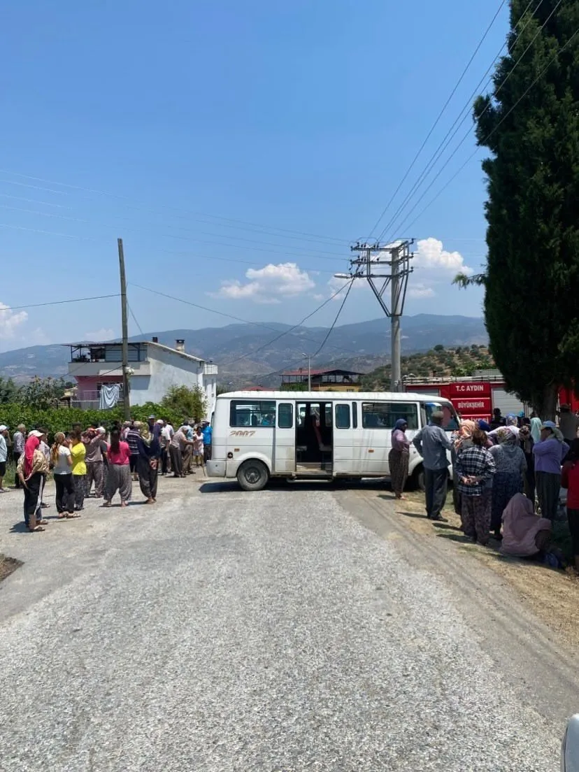 Aydın'da trafik kazası: İşçileri taşıyan minibüs otomobille çarpıştı