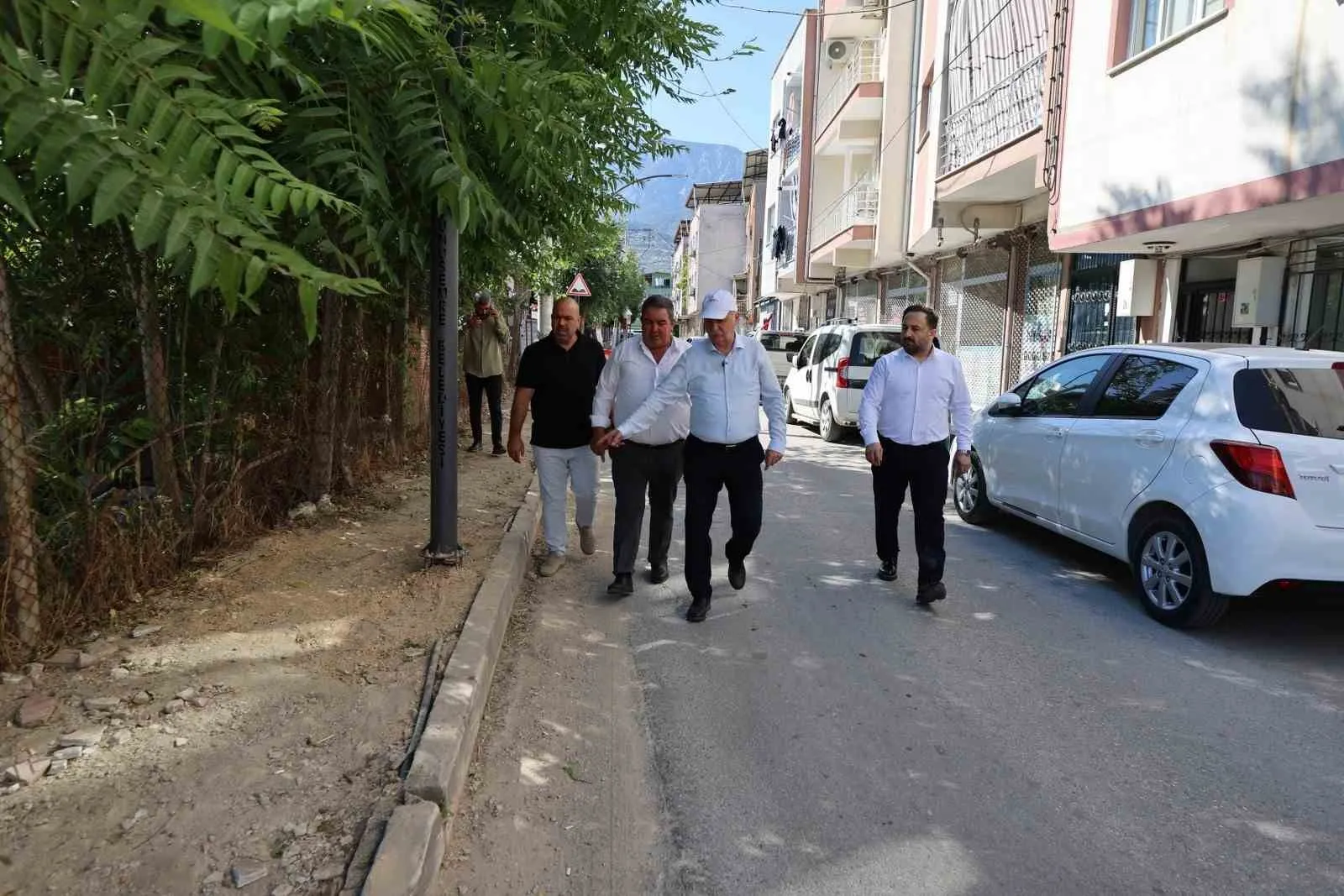 Barbaros Mahallesi yeni çehresine kavuşuyor: Başkan Balaban incelemelerde bulundu