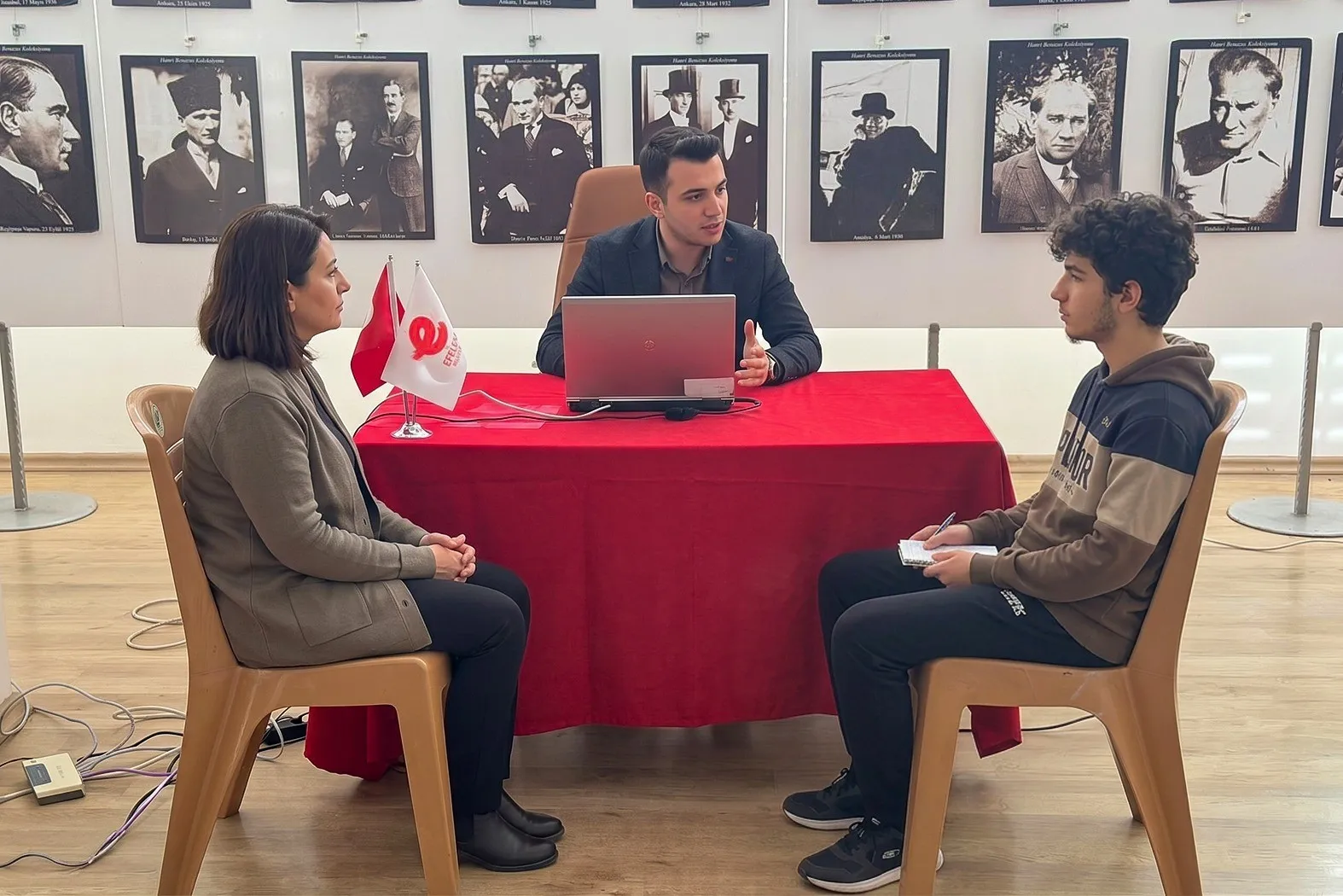 Geleceğinizi şansa bırakmayın: Efeler’de ücretsiz tercih desteği başladı