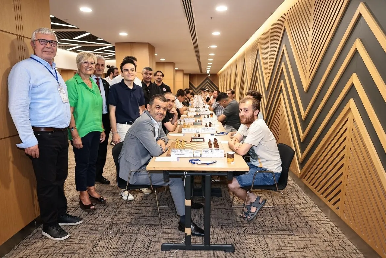 Denizli’de zeka oyununun zirvesi: 1.4 milyonluk dev turnuva start aldı