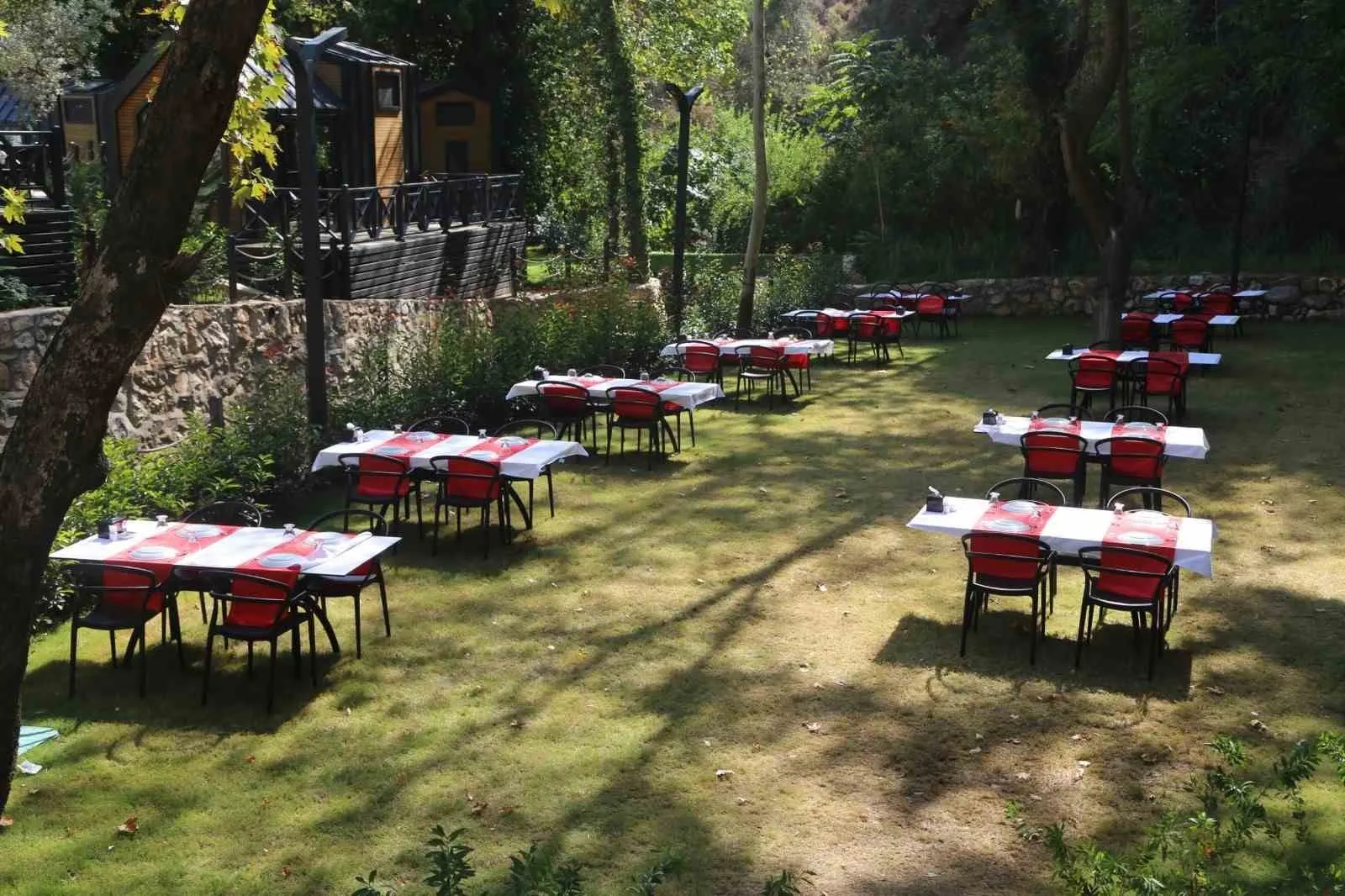 Efeler’de yaz geceleri müzikle şenleniyor: Doğa Restoran’da sahne sırası Kent Orkestrası’nda