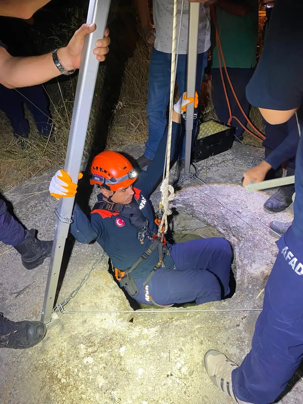 Bozlar köyünde hüzünlü veda: Kayıp yaşlı kadının cansız bedeni kuyuda bulundu