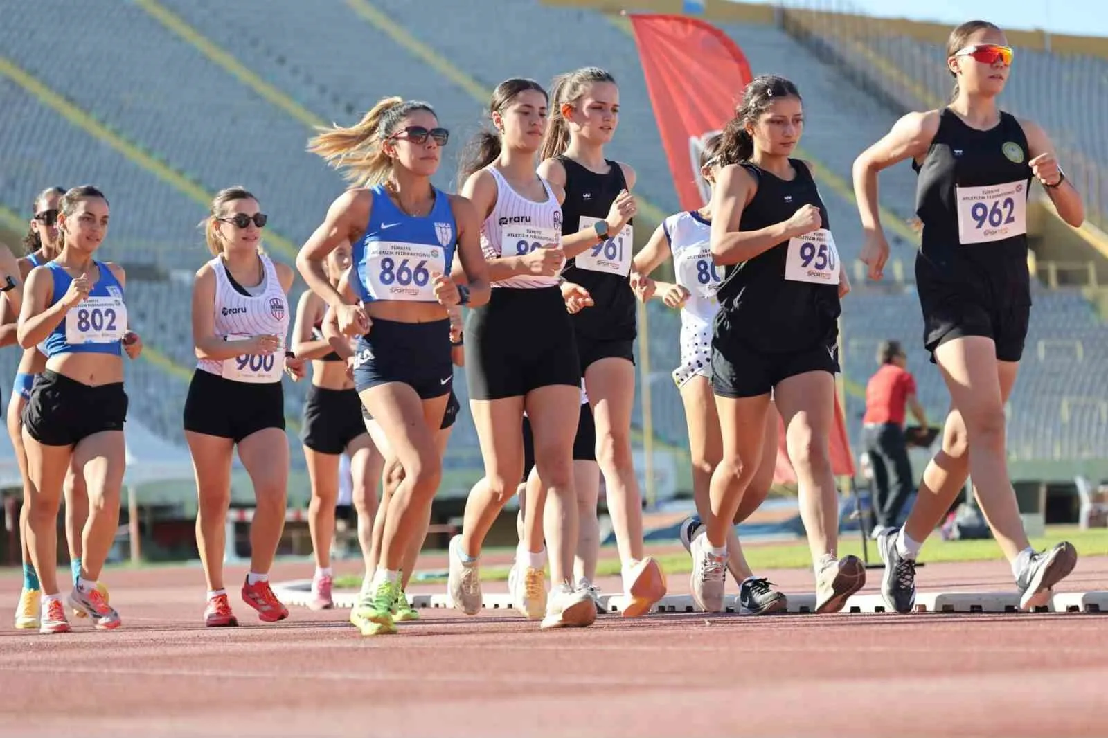 Manisa BBSK atletleri kürsüye ambargo koydu: 11 sporcuyla 11 madalya