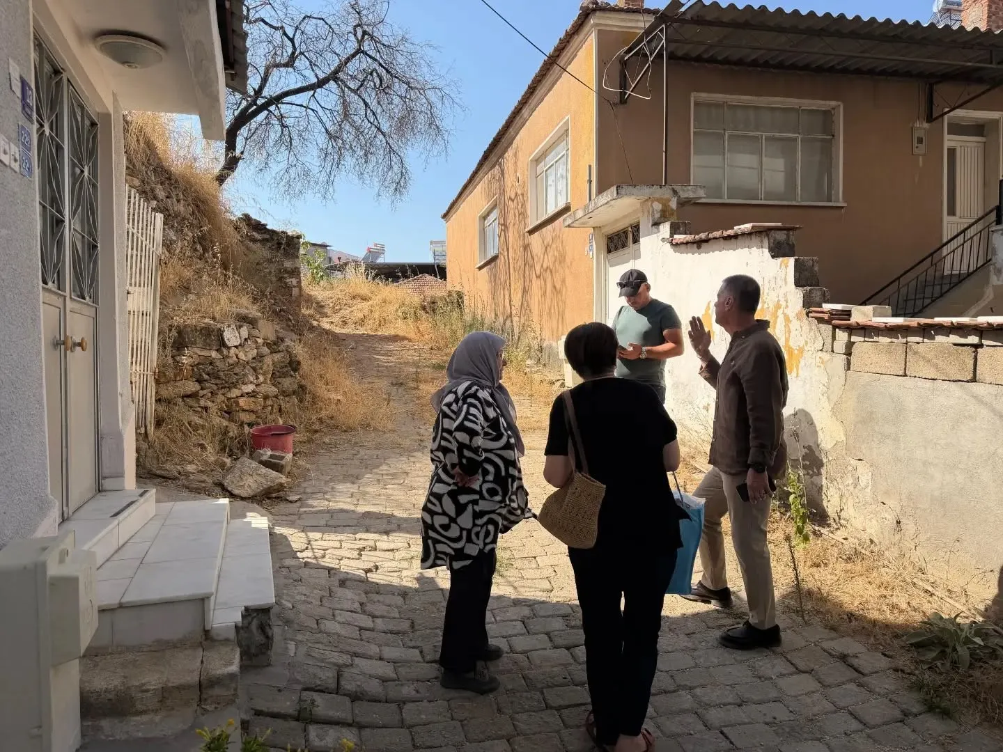 Yenipazar’da sokaklar baştan aşağı yenileniyor: Belediye ekipleri sahaya indi
