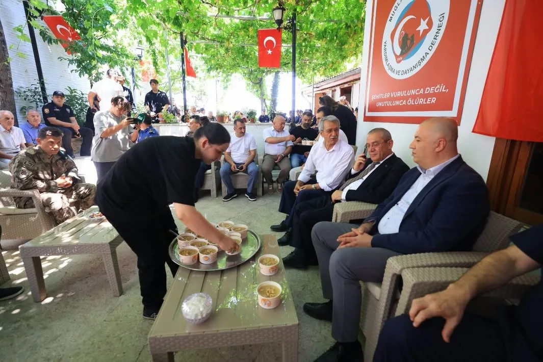 Muğla’da anlamlı buluşma: Şehit yakınları ve gaziler aşure sofrasında buluştu