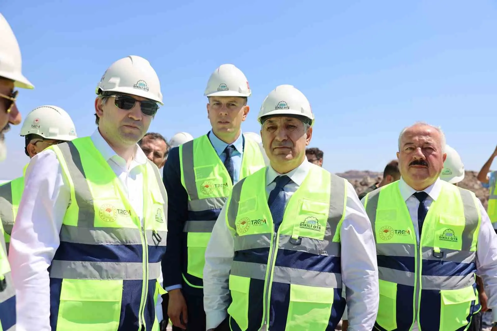Tarımda modern dönem başlıyor: Dikili’de dev seralar için ilk imzalar atıldı