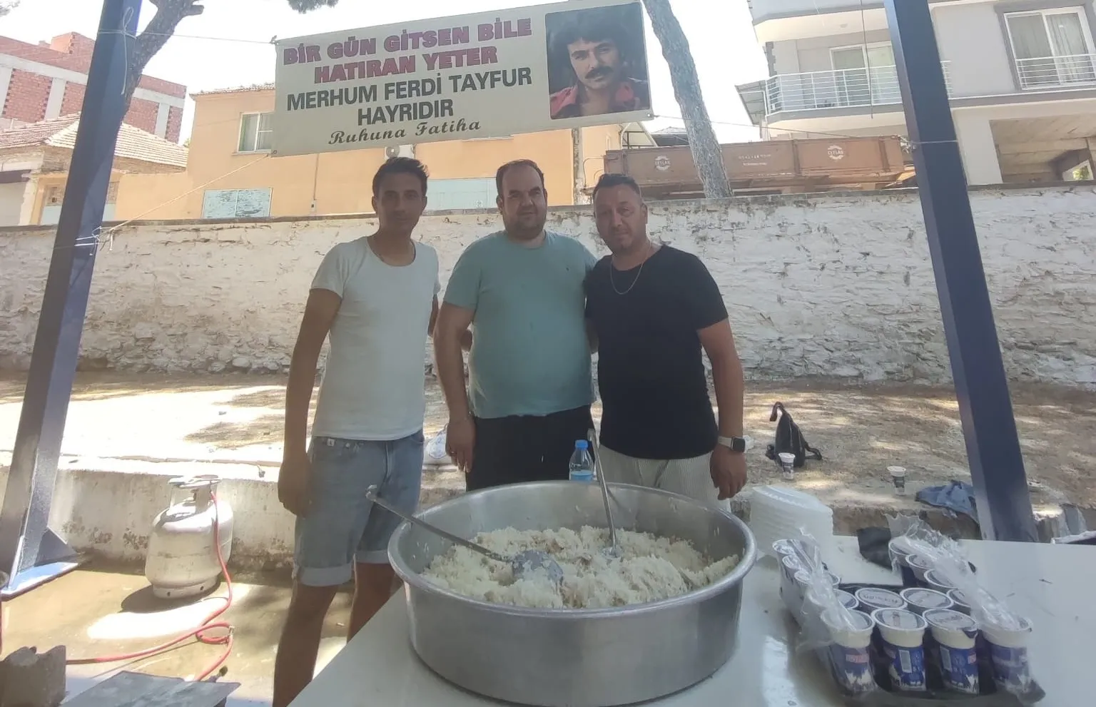 Arabeskin efsanesine Aydın'dan vefa: 500 kişilik hayır sofrası kuruldu