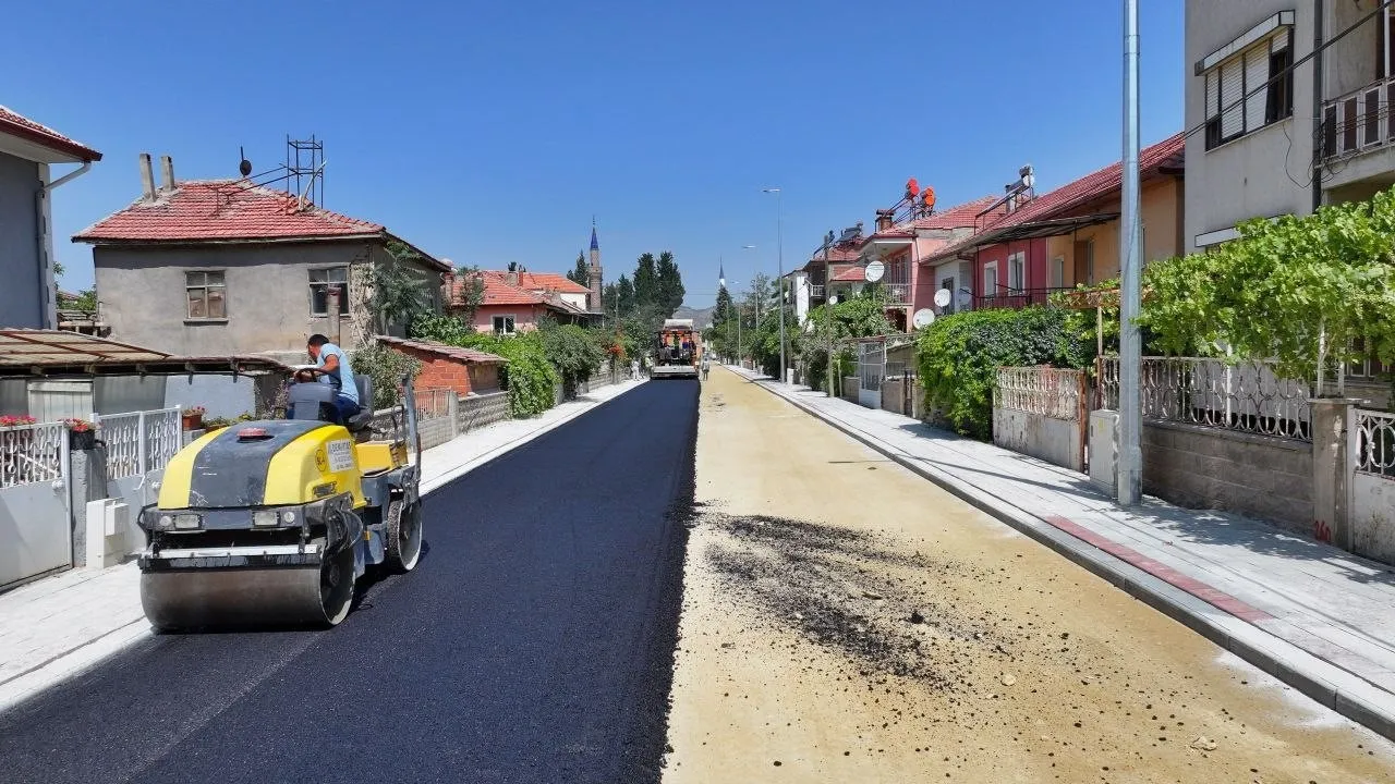 Çivril'de ulaşım standardı yükseliyor: Gökhan Avcı Caddesi yenilendi