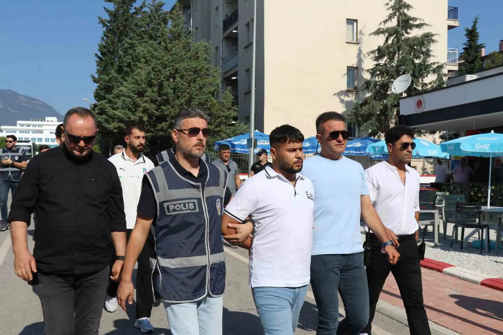 Denizli’deki eğlence mekanı baskınında karar çıktı: 4 şüpheli parmaklıklar ardında