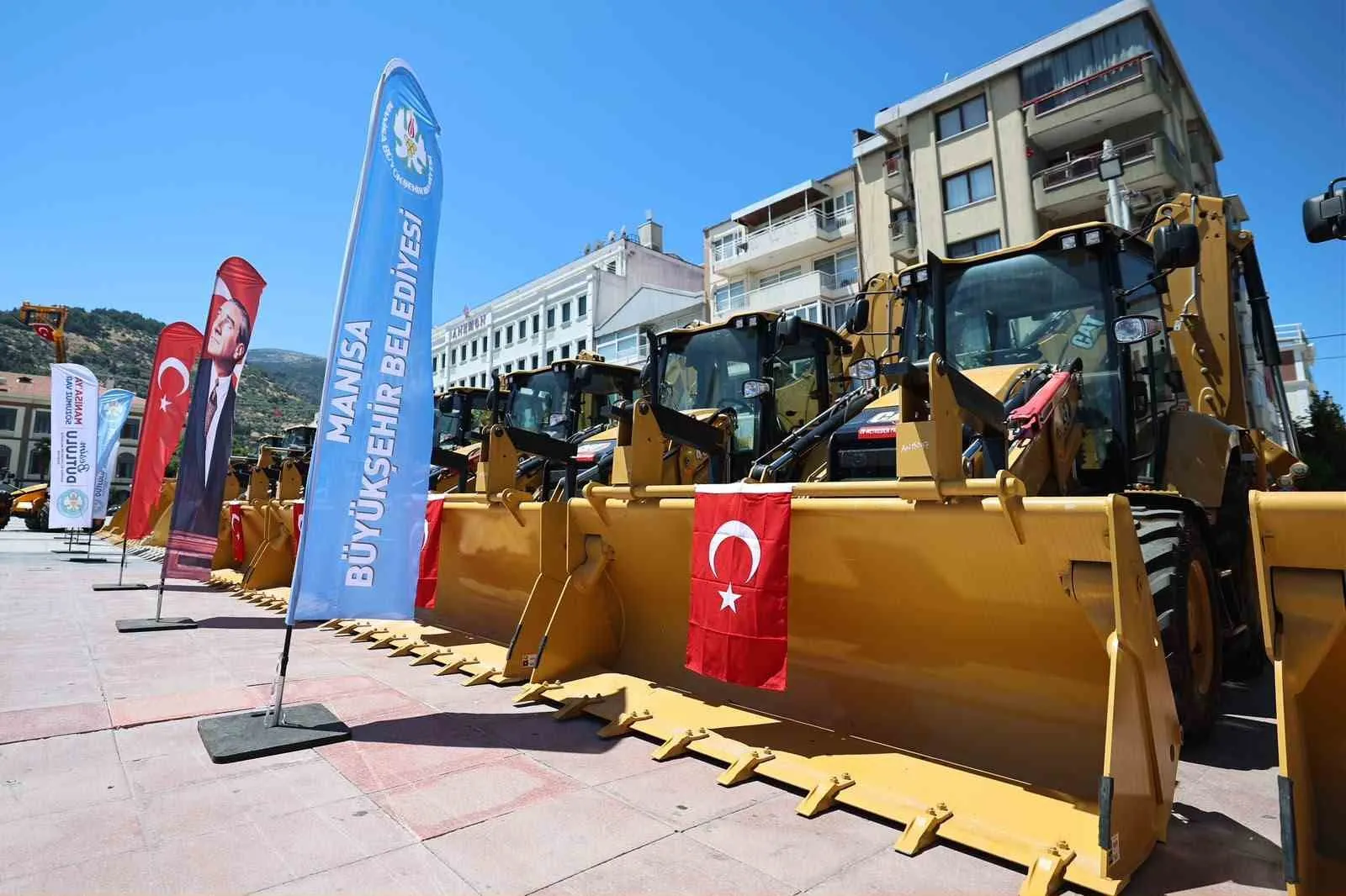 Manisa'da hizmet seferberliği: 350 milyon liralık dev filo göreve hazır