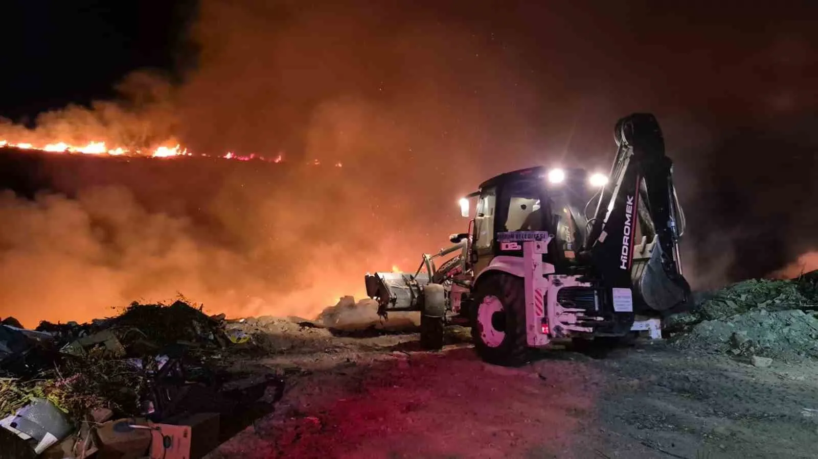 Bodrum gecesinde korkutan alevler: Ekipler seferber oldu