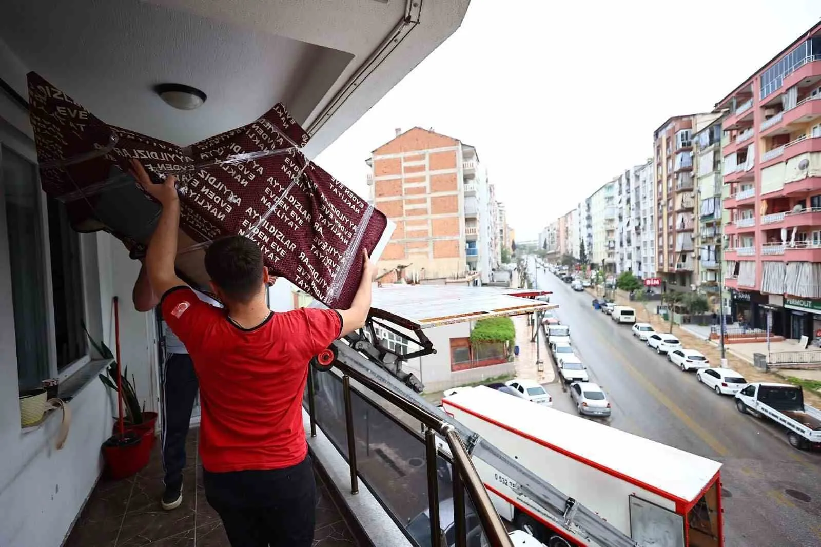 Denizli'de kira ve nakliye derdine belediye eli: 2,2 milyon liralık destekle yüzler güldü