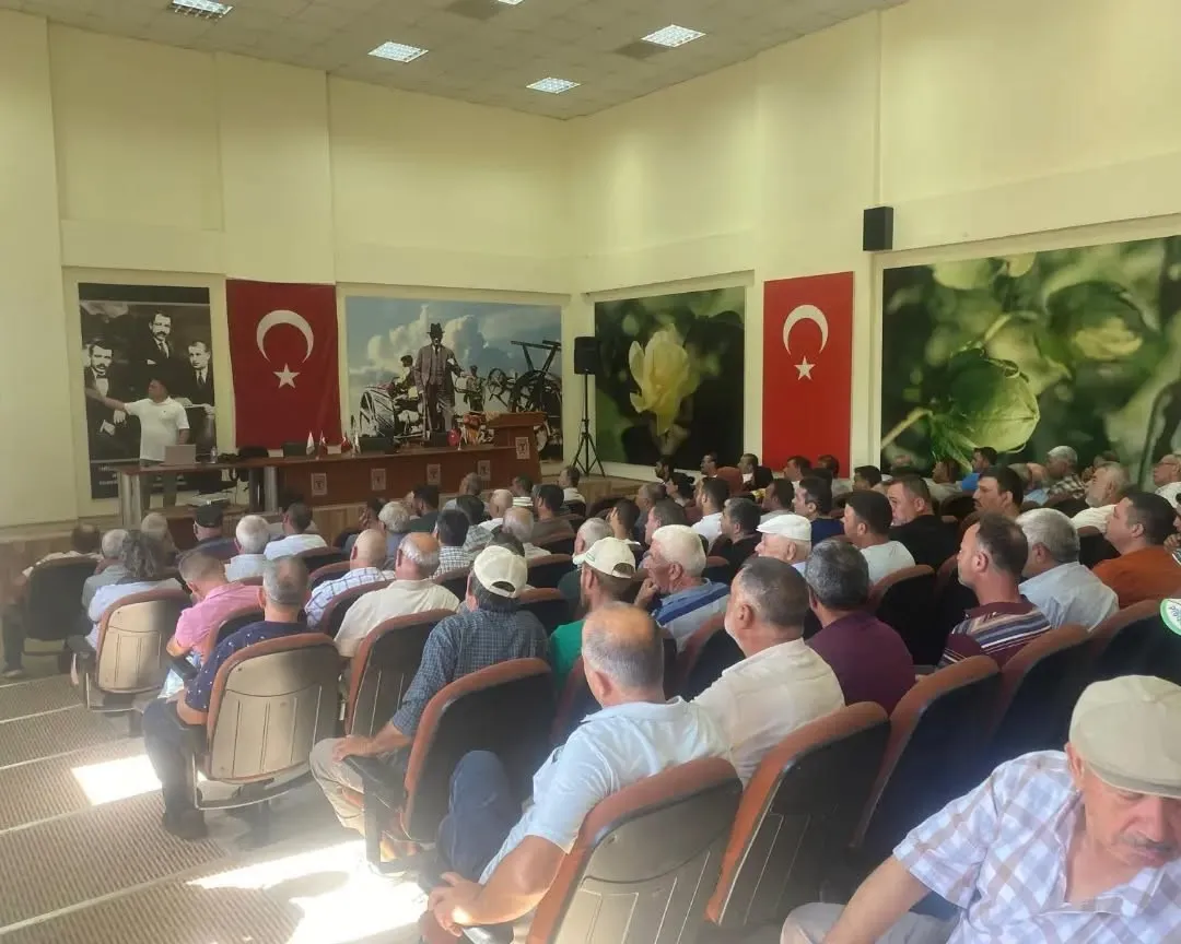 Efelerli üreticilere tarımda güvenli ilaçlama rehberi