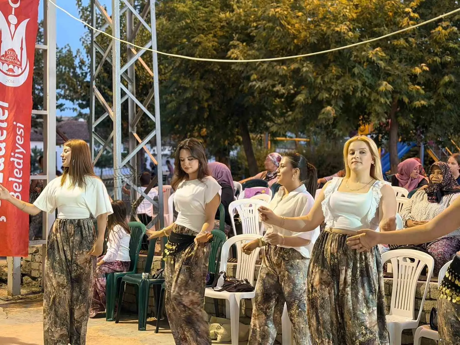 Karayenice’de şalvarlı buluşma: Gelenekler meydanlarda hayat buluyor