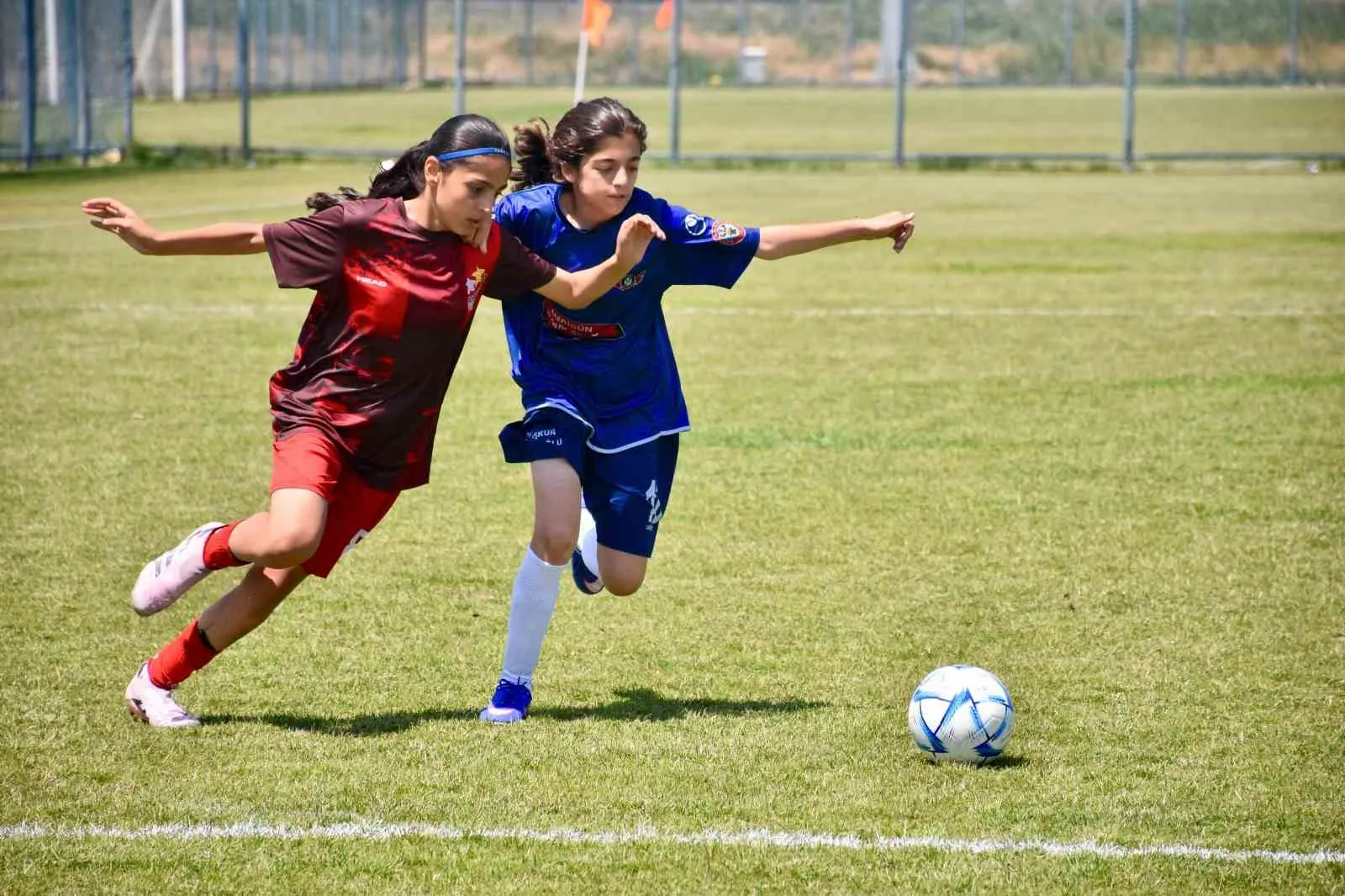 Afyonkarahisar futbolun genç yeteneklerine kapılarını açtı