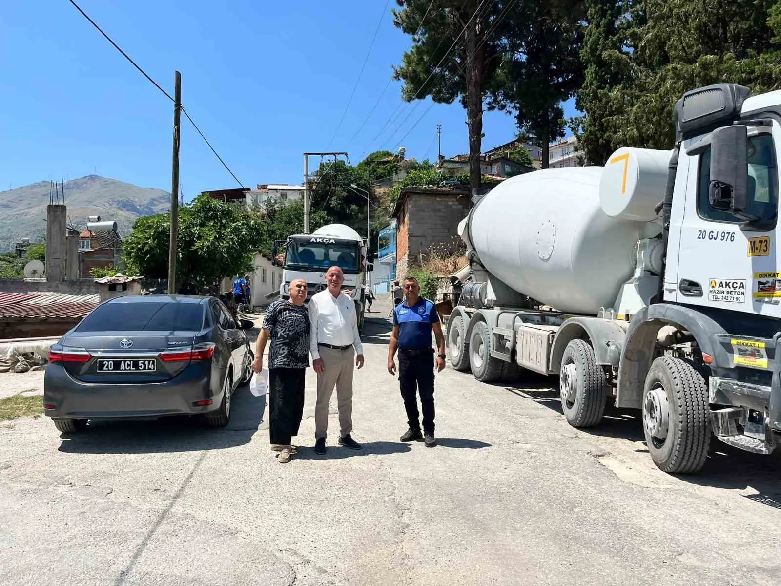 Babadağ’da yol seferberliği: Başkan Kumral sahadaki çalışmaları denetledi