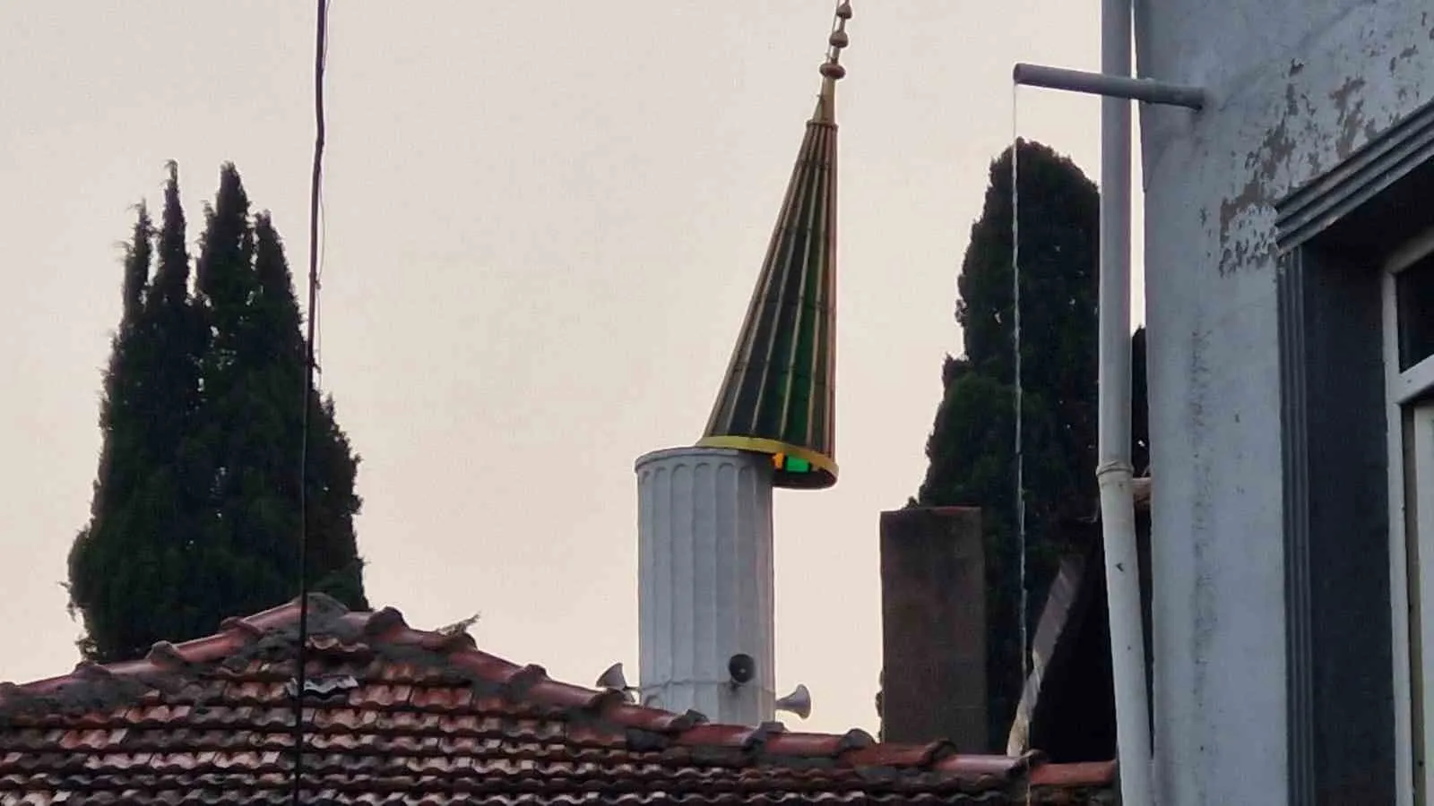 Manisa’da kabus dolu dakikalar: Fırtına İlyaslar’ı savaş alanına çevirdi