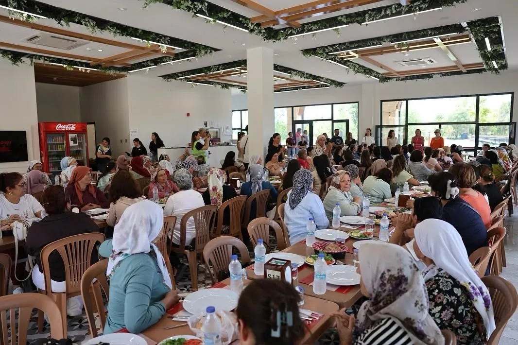 Kırsalın kadınları Çivril’in doğasında buluştu: Tarihe ve göle yolculuk