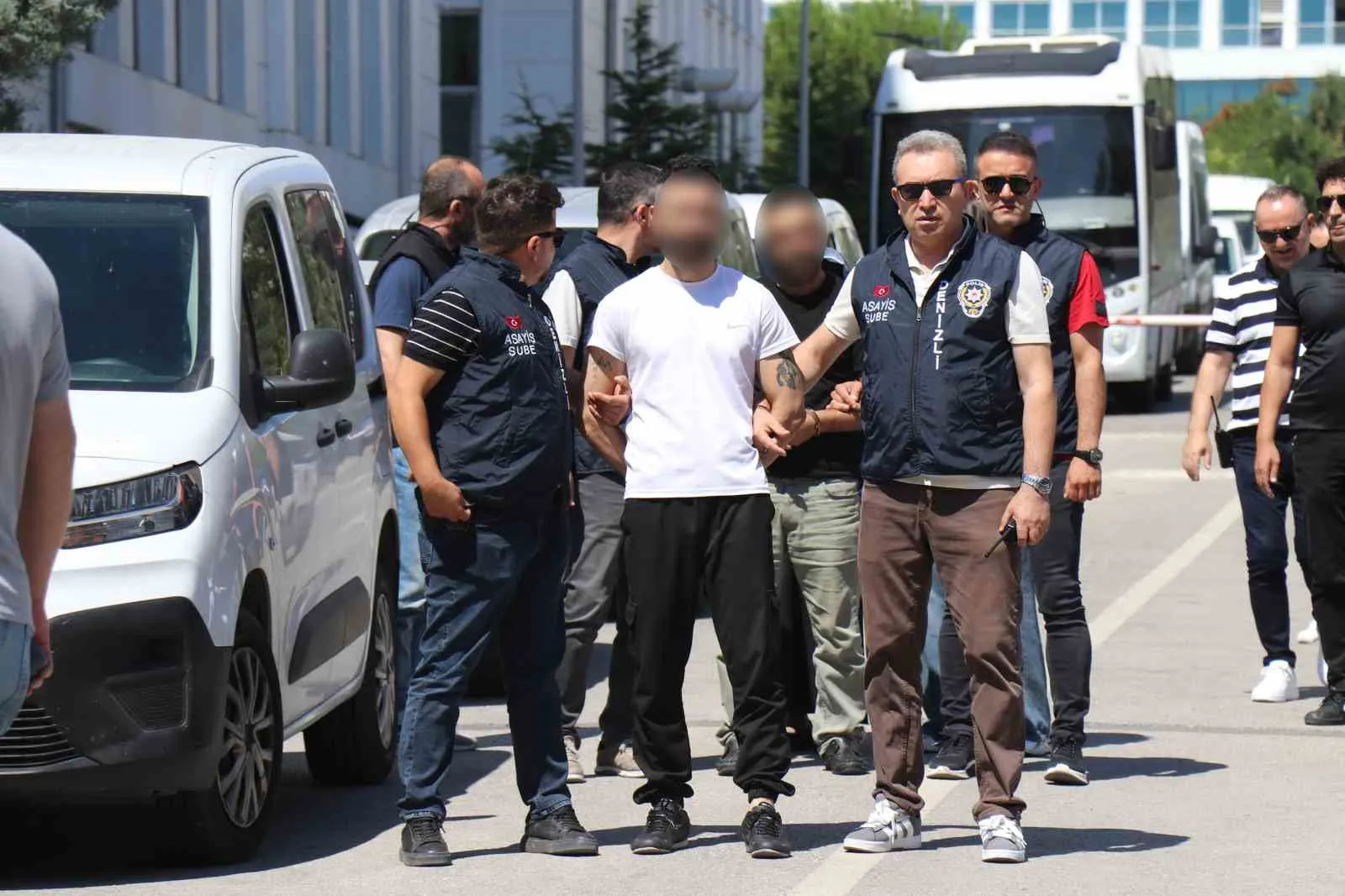 Denizli'de 20 yıllık sır perdesi aralandı: Bakkal cinayetinin zanlıları hakim karşısında