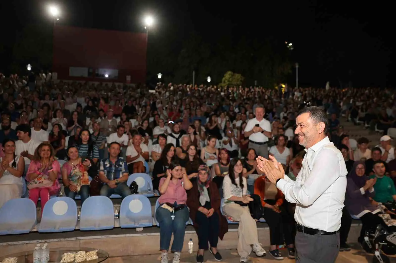 Denizli’de beyaz perde altında yıldızların altında keyifli buluşmalar