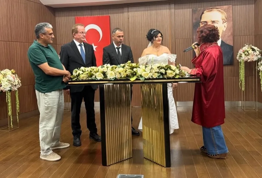 Denizli'de basın dünyasının mutlu günü: Hatice ve Mustafa ömür boyu birlikteliğe "Evet" dedi