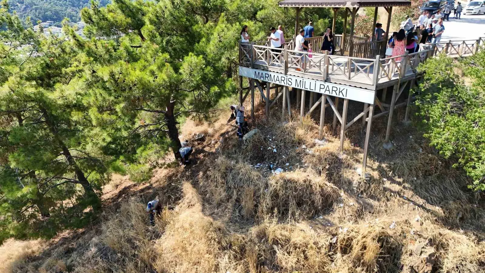 Marmaris’in zirvesinde çevre alarmı: Cam atıklar yangın davetiyesi çıkarıyor