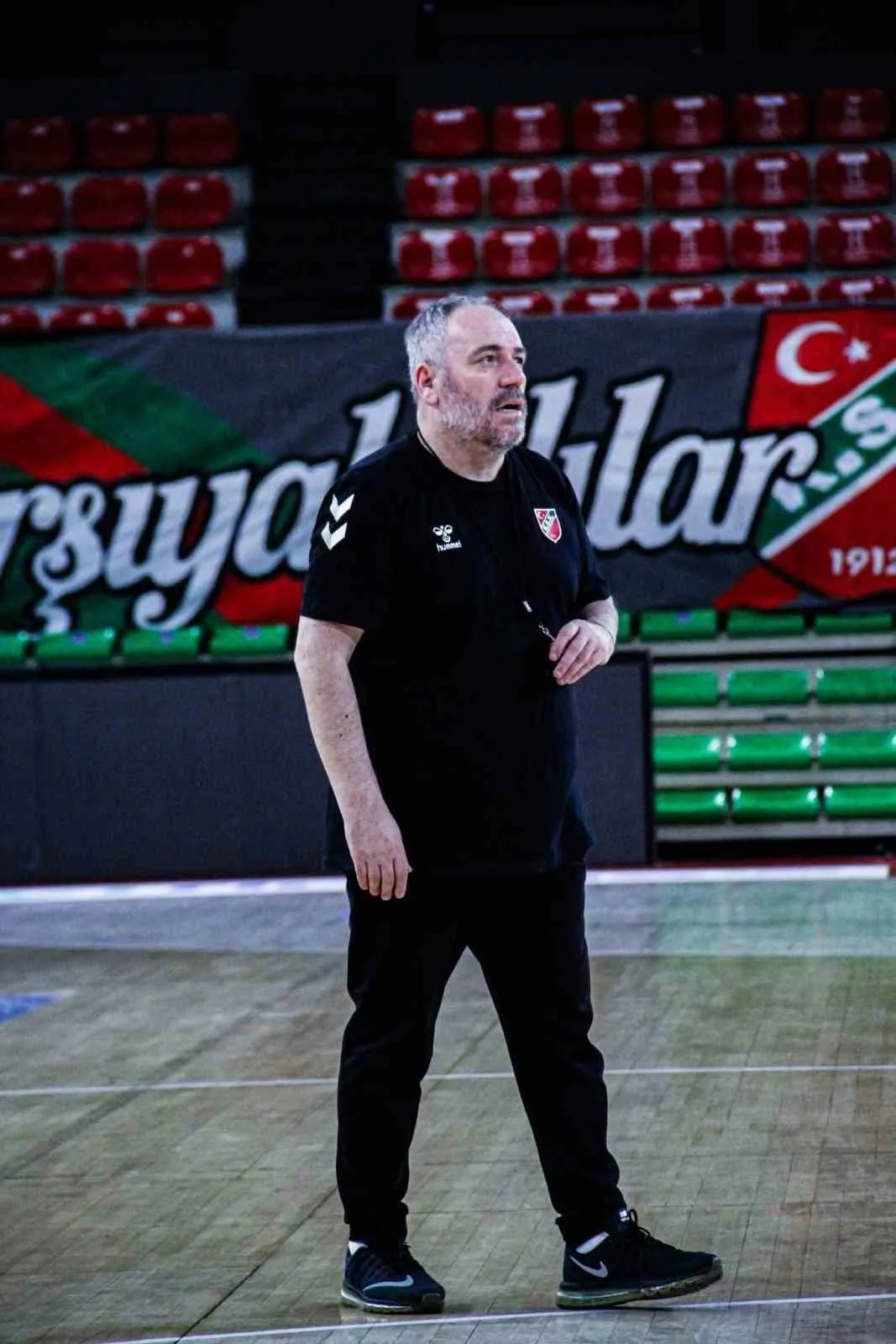 Karşıyaka Basketbol cephesinde gerginlik: Yönetimden eski koça yalanlama geldi