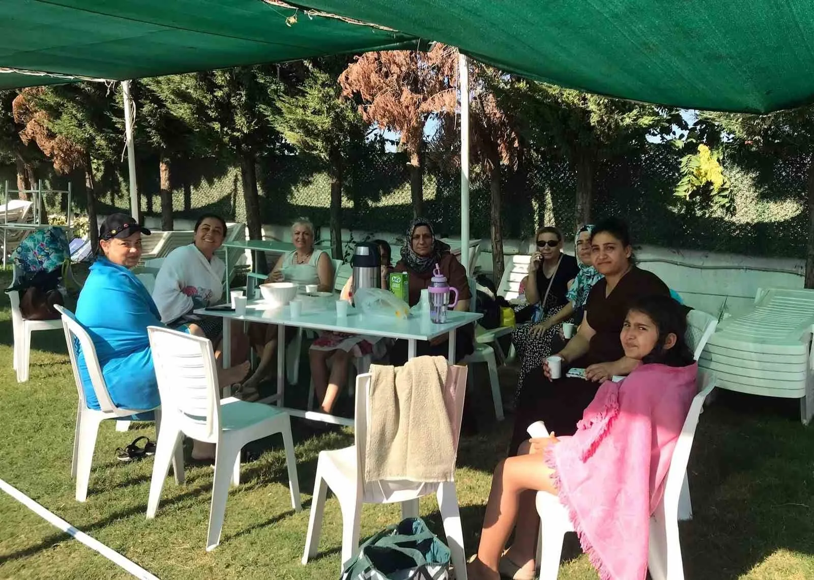 Merkez Efendi'de yüzme heyecanı: Minikler havuzun tadını çıkardı