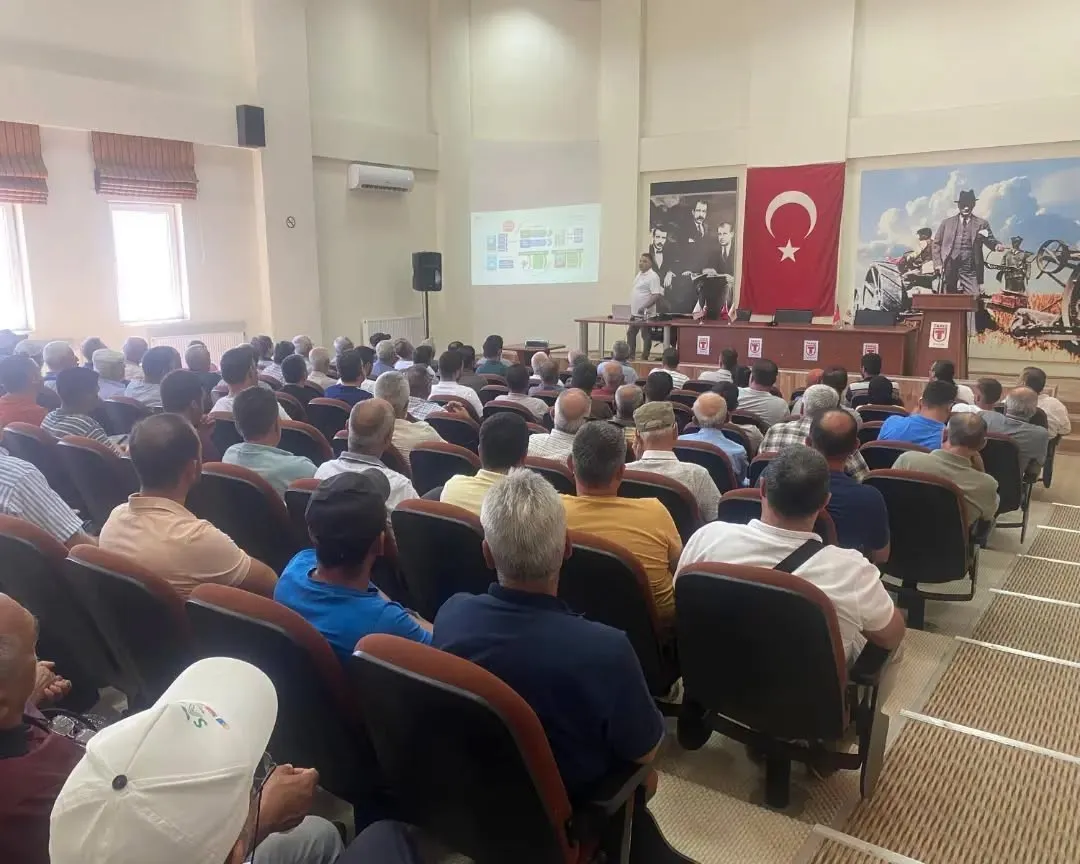 Efelerli üreticilere tarımda güvenli ilaçlama rehberi