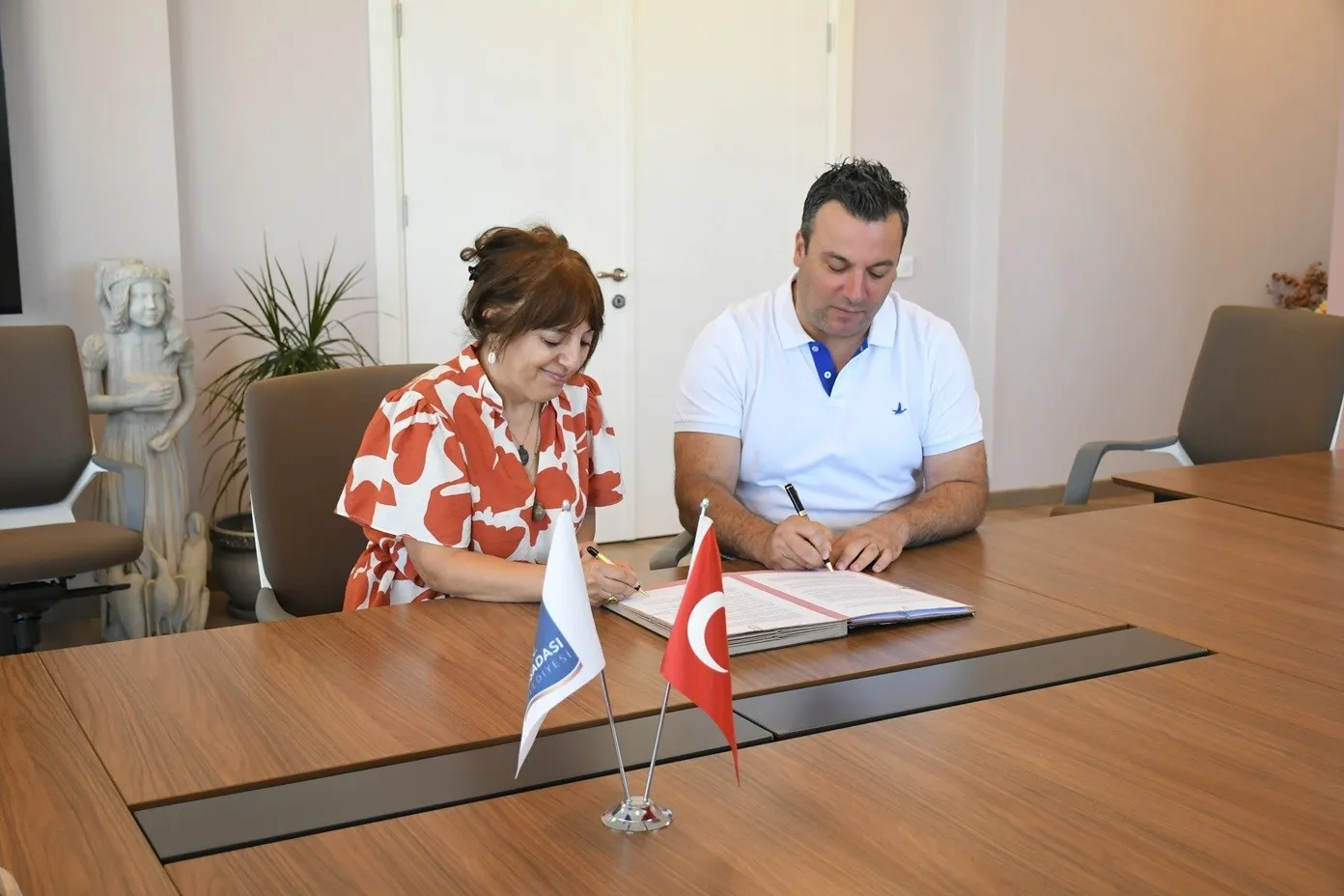 Kuşadası'nda tarih gün yüzüne çıkmaya devam ediyor: Anaia Höyüğü için yeni dönem