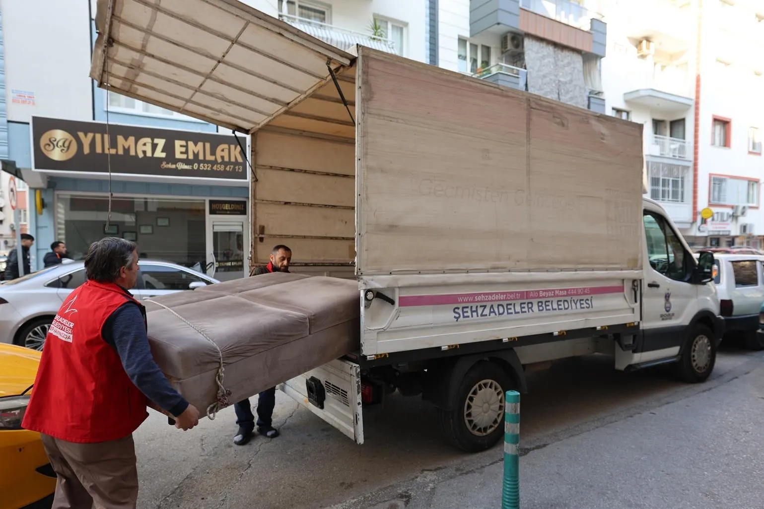 Evdeki fazlalıklar gerçek ihtiyaç sahiplerine umut kapısı oldu