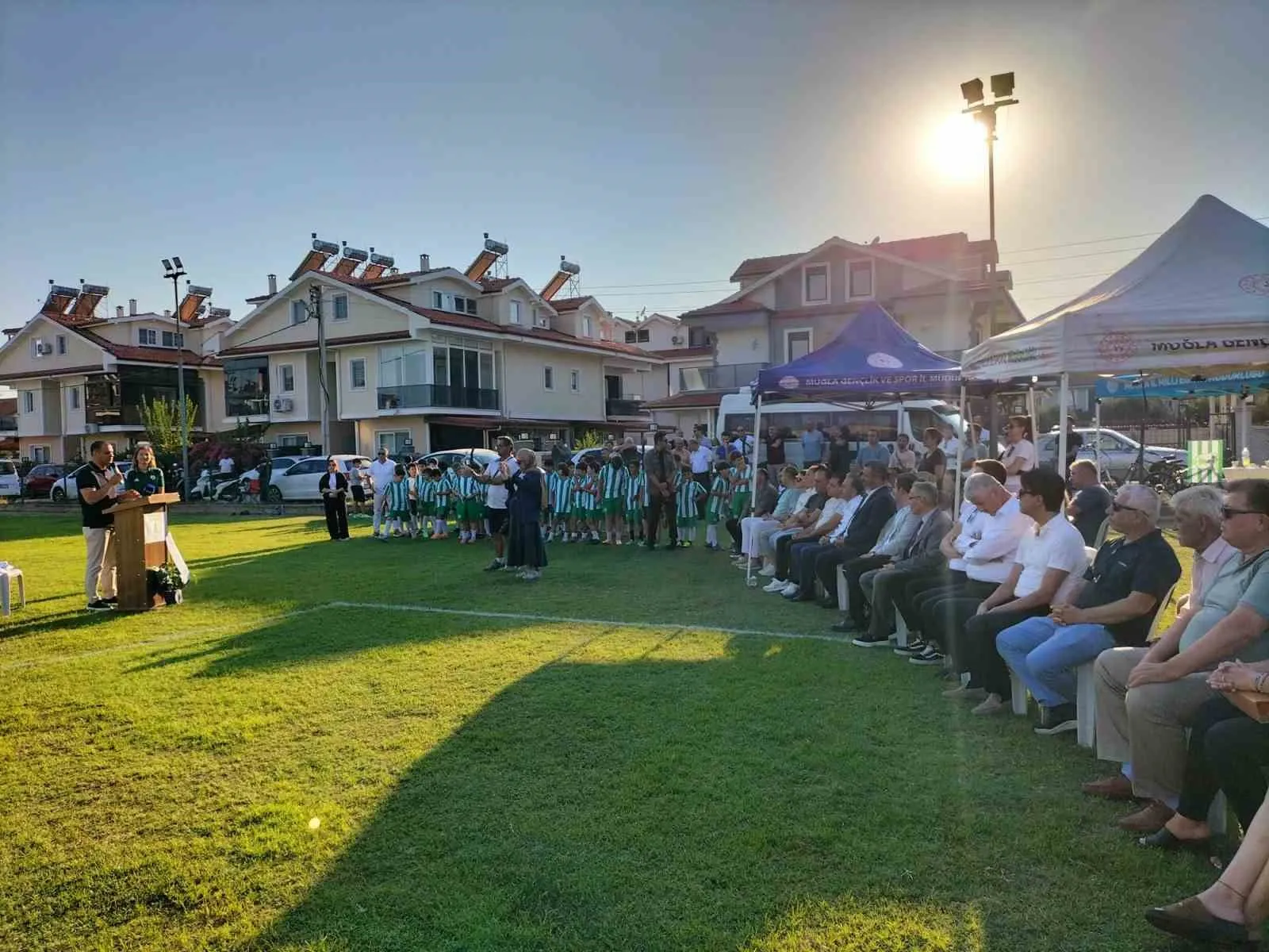 Köyceğizli minik kramponlar için büyük gün: Geleceğin yıldızları sahaya indi