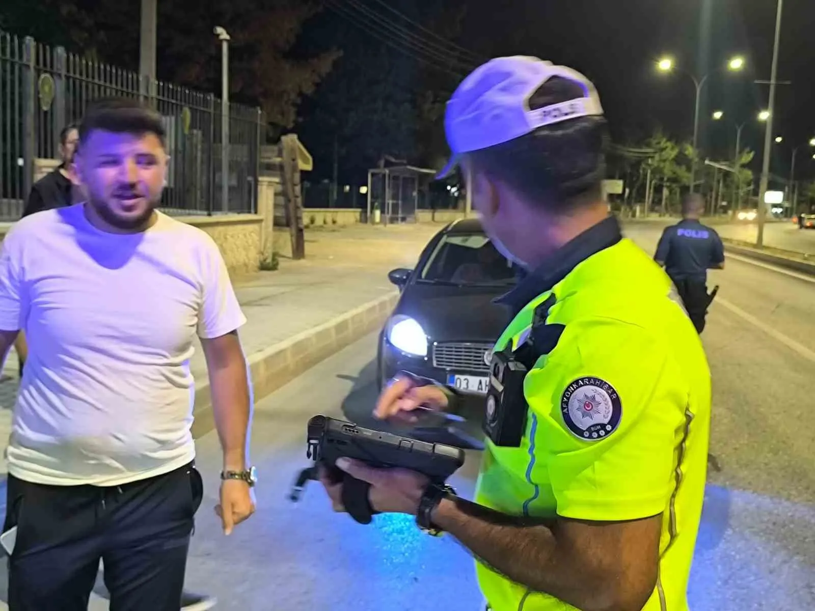 Şuhut emniyetinden gece mesaisi: Trafikte taviz yok