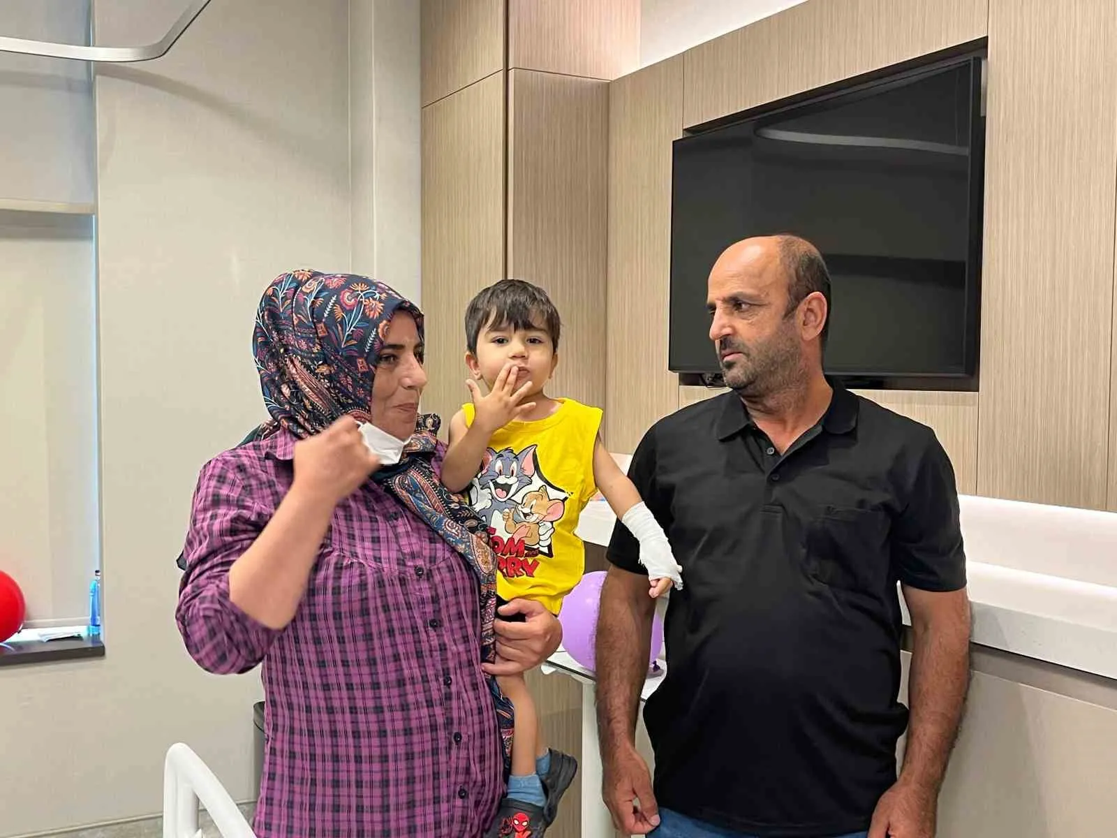 Kaderin zincirini kopardı: Anne Demirdoy, üçüncü kez evlat acısı yaşamamak için böbreğini verdi